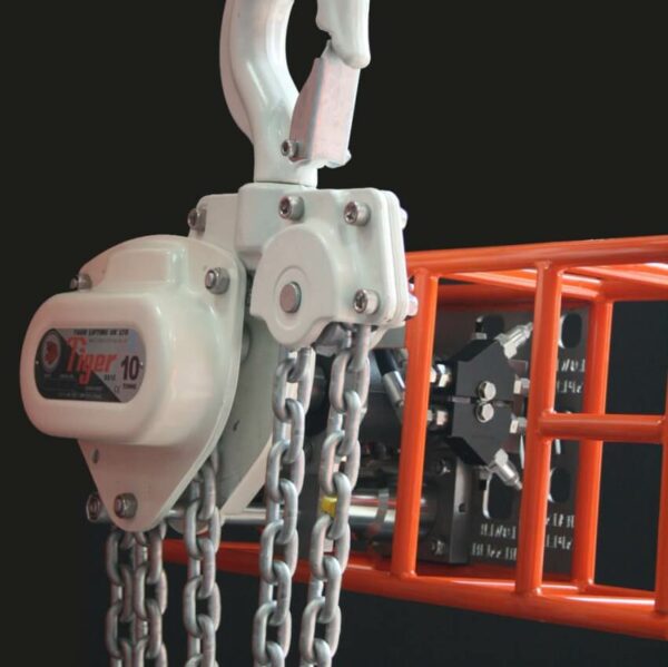 Tiger rcb rov subsea chain hoist close up