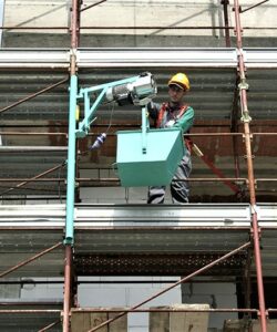 Imer BE 200 scaffold hoist in action